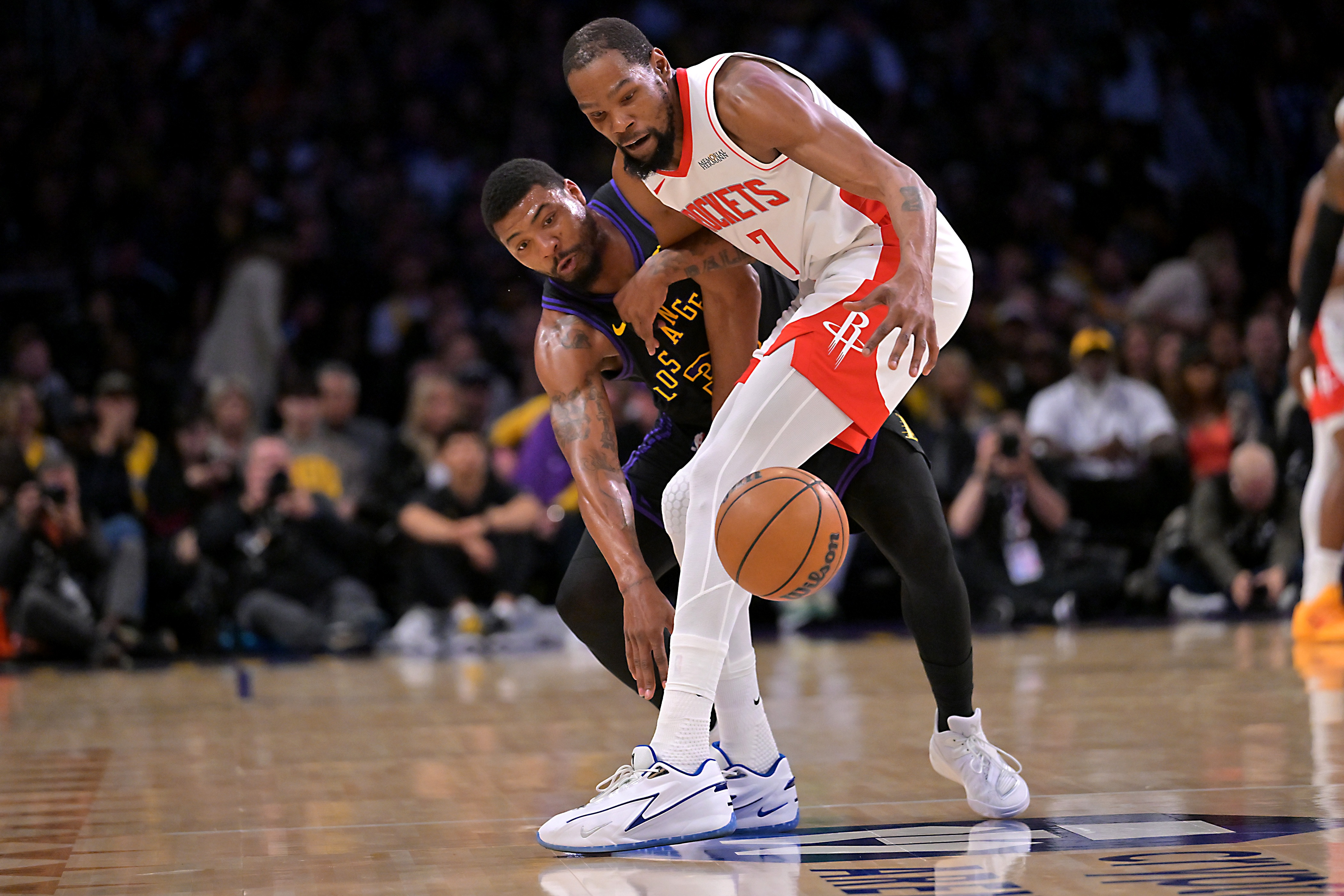 开云体育平台-身边已经没有水花兄弟了！疯狂包夹让杜兰特痛不欲生但又无可奈何